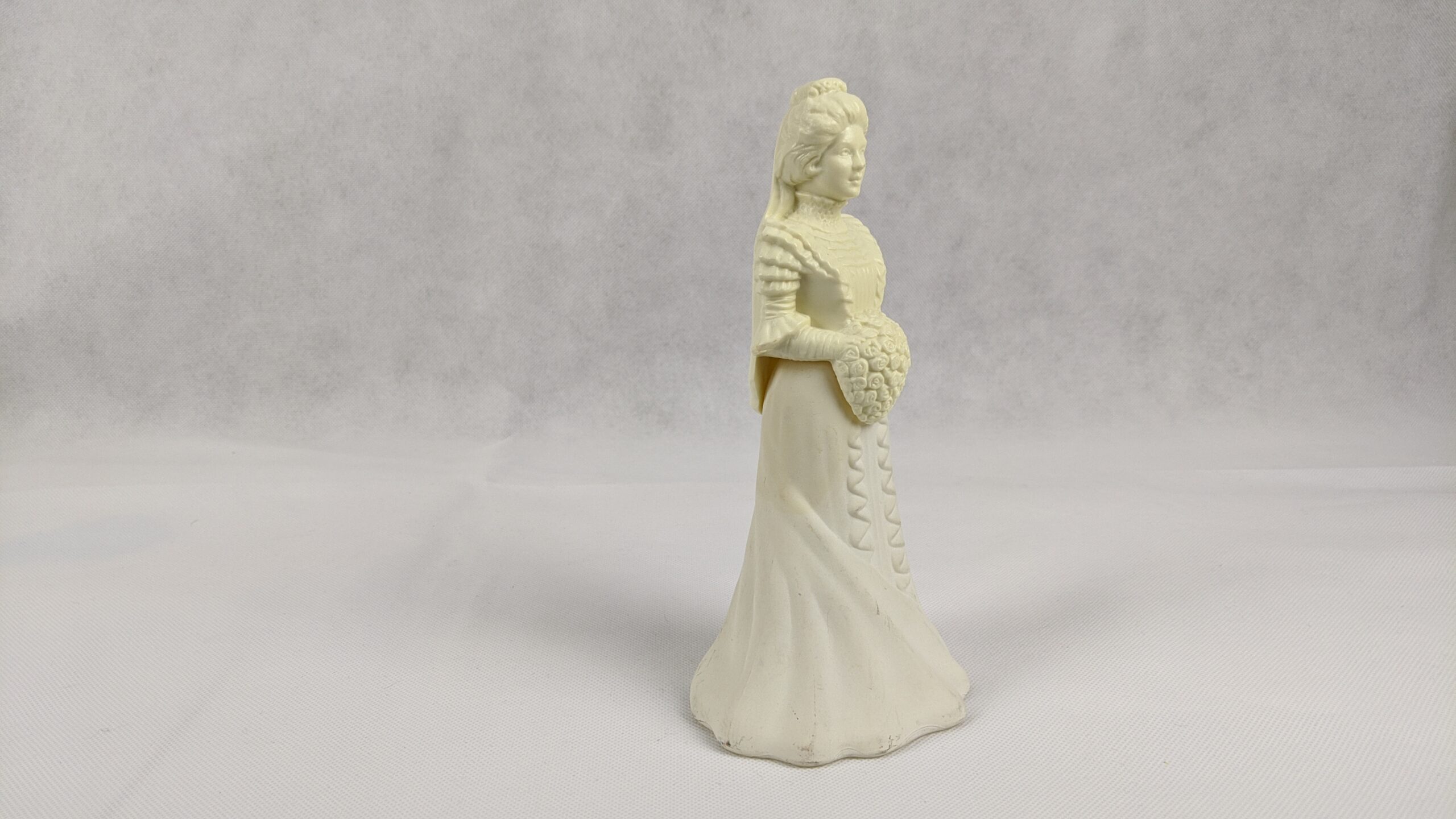 Avon Bridal Moments Sweet Honesty Cologne Bottle Vintage Fair Condition - Image 4