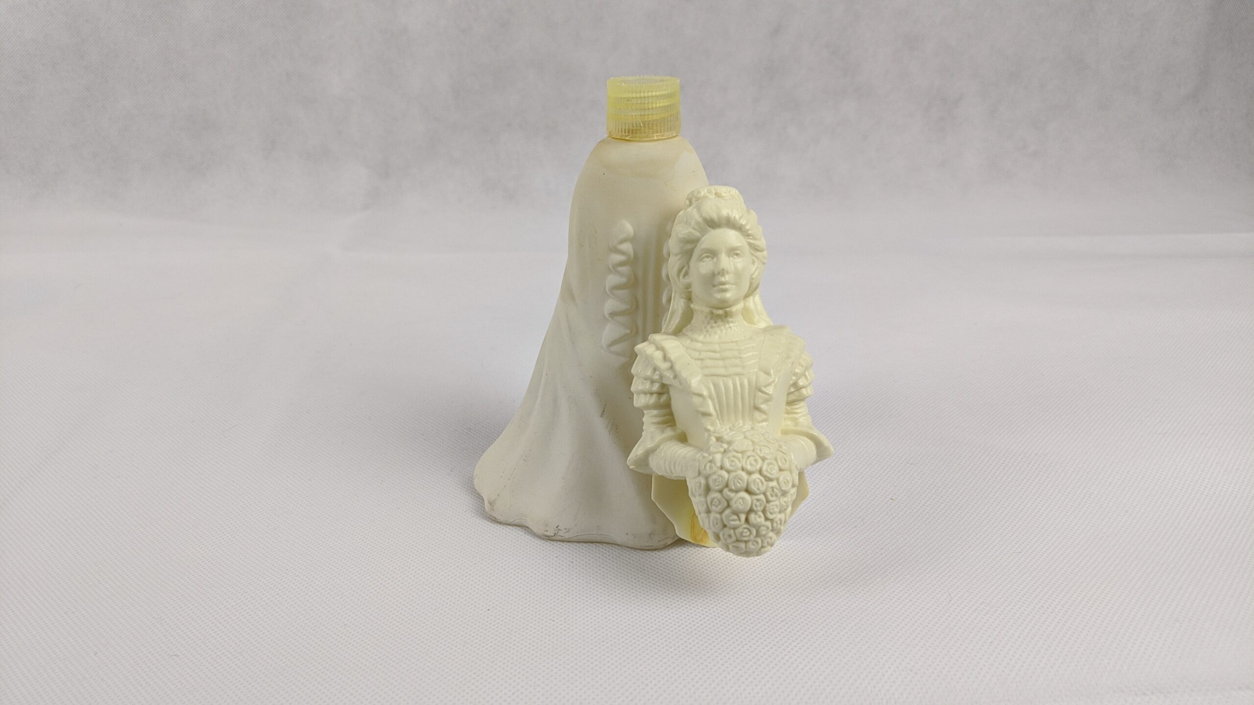 Avon Bridal Moments Sweet Honesty Cologne Bottle Vintage Fair Condition - Image 9