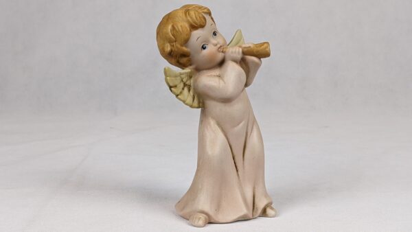 Angel Playing Horn - Image 7